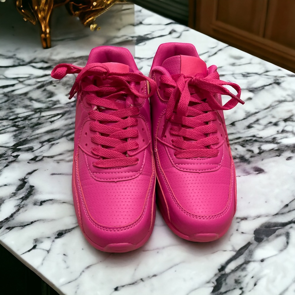SALE 😊Jomo By Cape Robbin Sneakers- Size 7 NWT